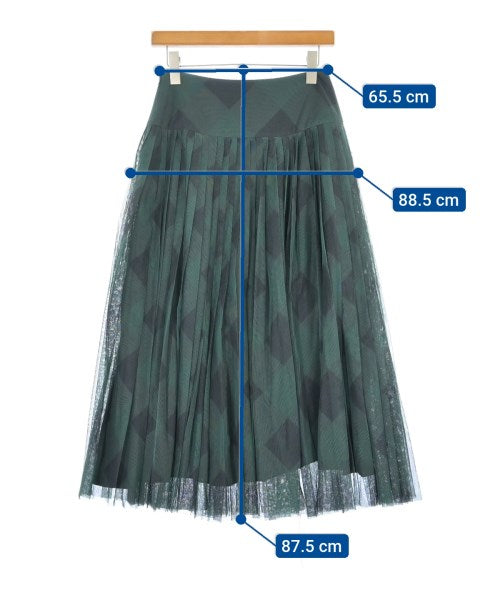 Christian Dior กระโปรงยาวถึงเข่า
