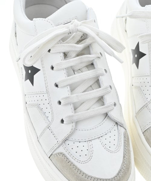 Christian Dior รองเท้าผ้าใบ
