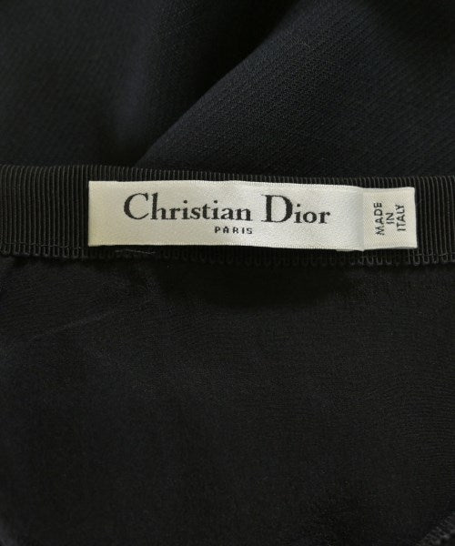 Christian Dior กระโปรงยาวถึงเข่า