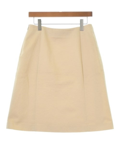 Christian Dior กระโปรงยาวถึงเข่า