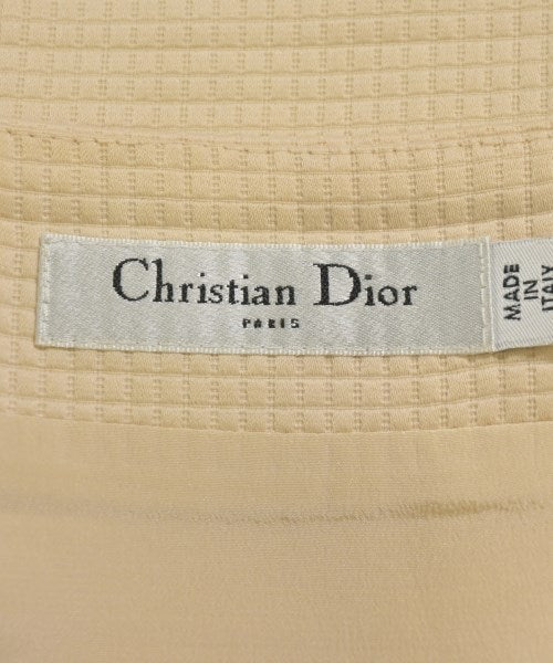 Christian Dior กระโปรงยาวถึงเข่า