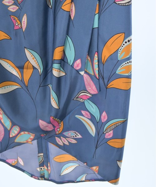 Kiton กระโปรงยาวถึงเข่า