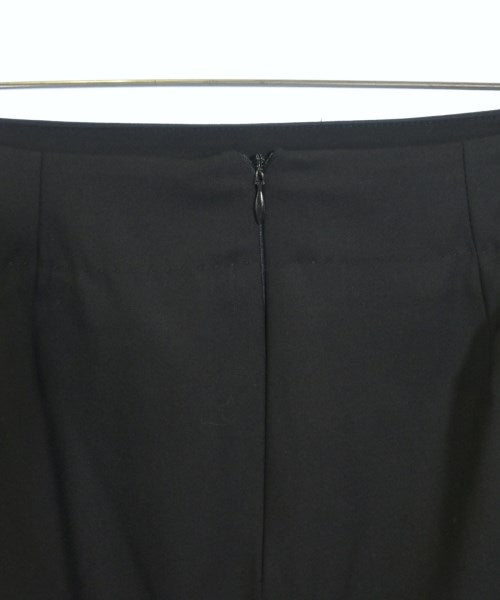 Kiton กระโปรงยาวถึงเข่า