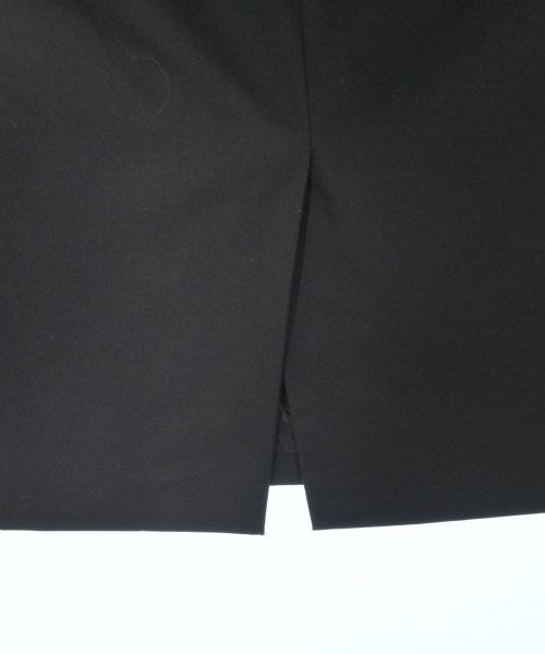 Kiton กระโปรงยาวถึงเข่า