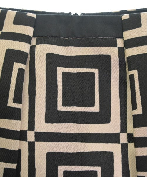 'S Max Mara กระโปรงยาวถึงเข่า