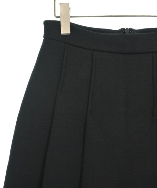 'S Max Mara กระโปรงยาวถึงเข่า