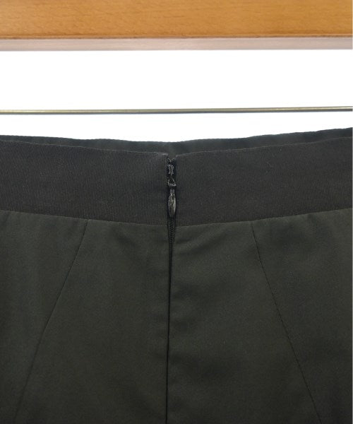 PAULE KA กระโปรงยาวถึงเข่า