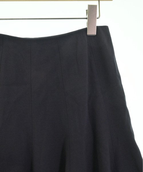 PAULE KA กระโปรงยาวถึงเข่า