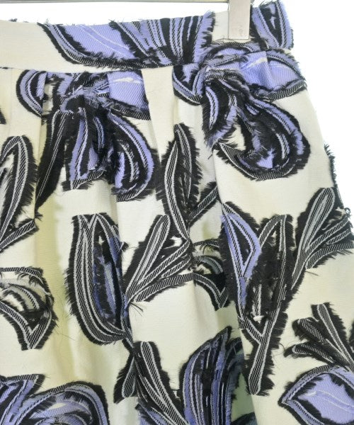 PAULE KA กระโปรงยาวถึงเข่า