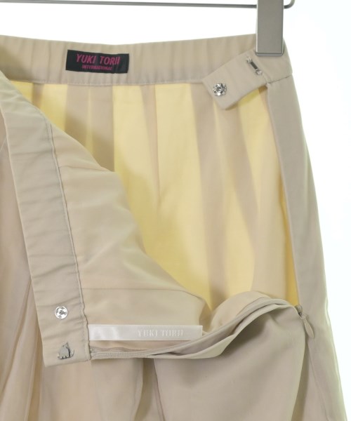 YUKI TORII กระโปรงยาวถึงเข่า