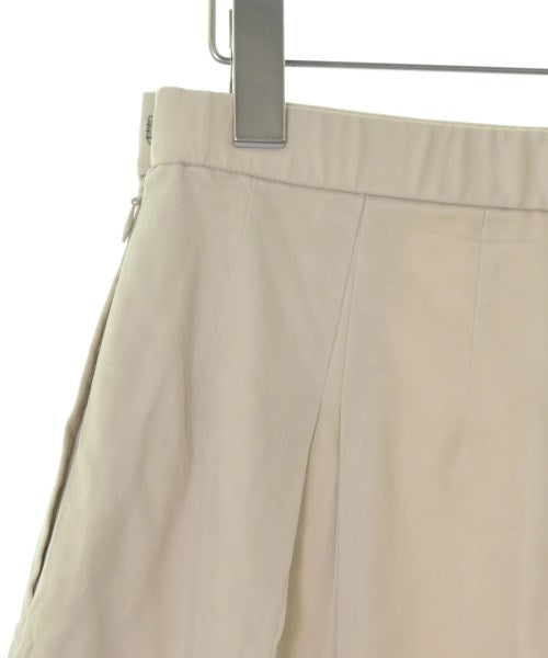 YUKI TORII กระโปรงยาวถึงเข่า