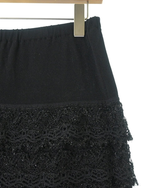 YUKI TORII กระโปรงยาวถึงเข่า