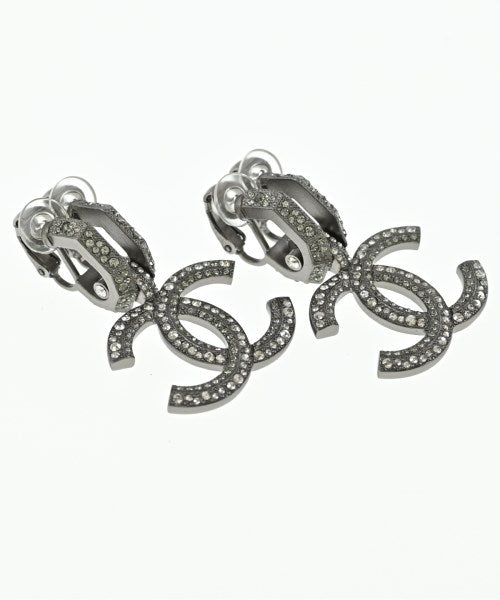CHANEL เจาะ
