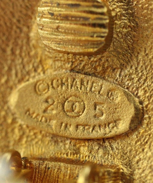 CHANEL เจาะ