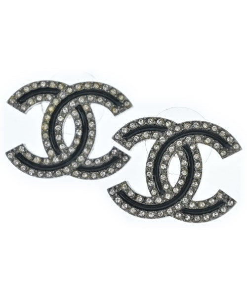 CHANEL เจาะ