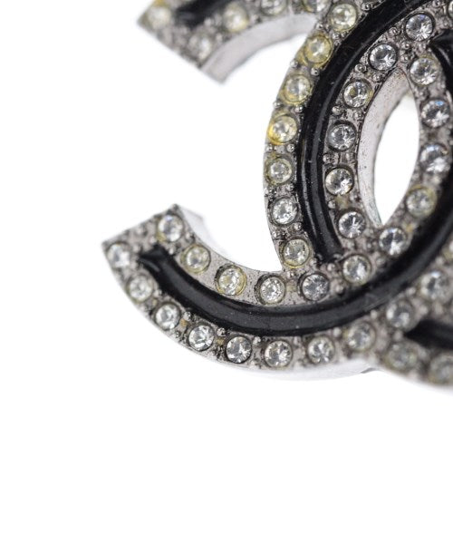 CHANEL เจาะ