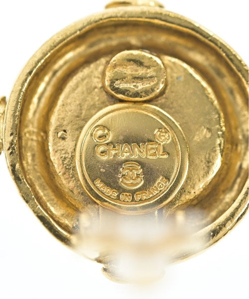 CHANEL เจาะ