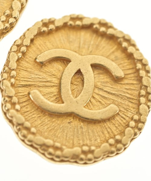 CHANEL เจาะ