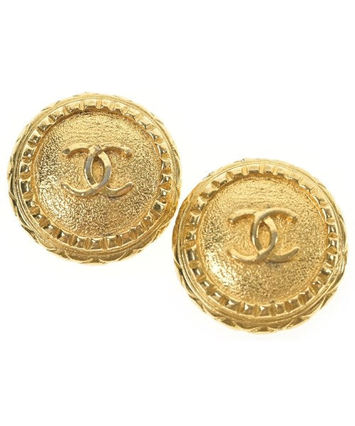 CHANEL เจาะ