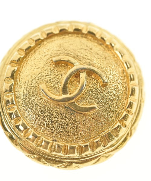CHANEL เจาะ