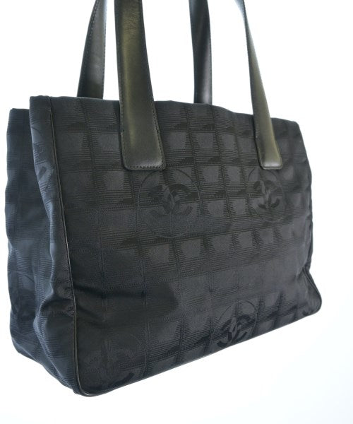 CHANEL กระเป๋าถือขนาดใหญ่