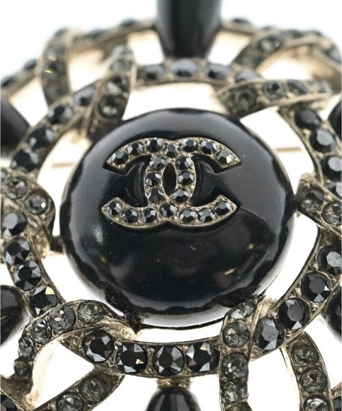 CHANEL เข็มกลัด/ดอกไม้ติดเสื้อ