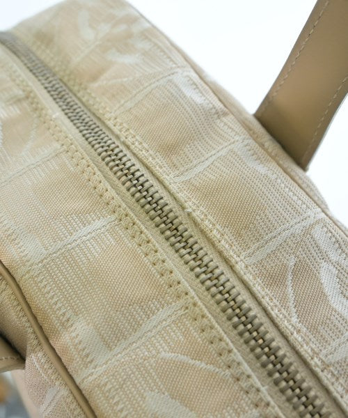 CHANEL กระเป๋าใส่อุปกรณ์ขนาดใหญ่