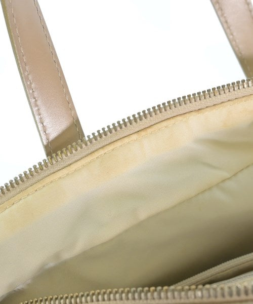 CHANEL กระเป๋าใส่อุปกรณ์ขนาดใหญ่