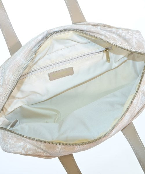 CHANEL กระเป๋าใส่อุปกรณ์ขนาดใหญ่