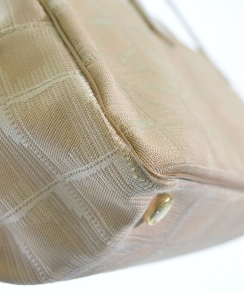 CHANEL กระเป๋าใส่อุปกรณ์ขนาดใหญ่