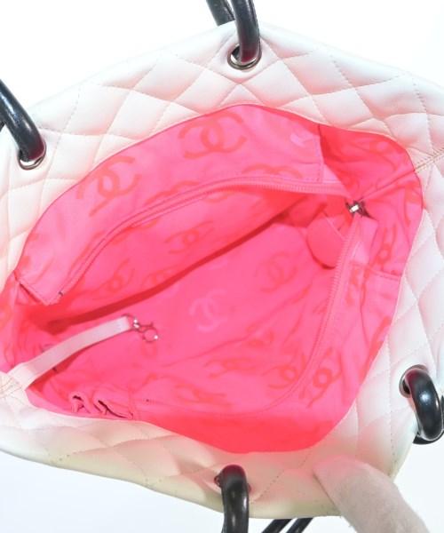 CHANEL กระเป๋าถือขนาดใหญ่
