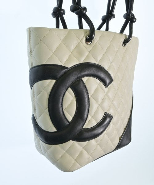 CHANEL กระเป๋าถือขนาดใหญ่
