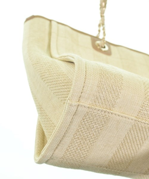 CHANEL กระเป๋าถือขนาดใหญ่