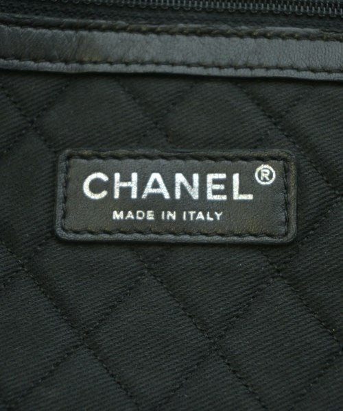 CHANEL กระเป๋าใส่อุปกรณ์ขนาดใหญ่