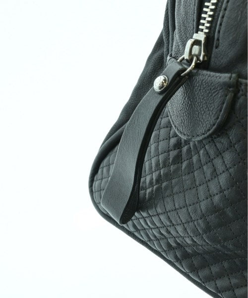 CHANEL กระเป๋าใส่อุปกรณ์ขนาดใหญ่