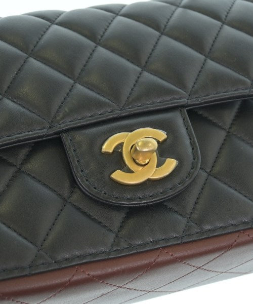 CHANEL กระเป๋าสะพาย