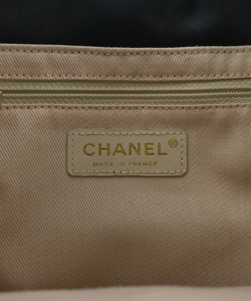 CHANEL กระเป๋าถือขนาดใหญ่