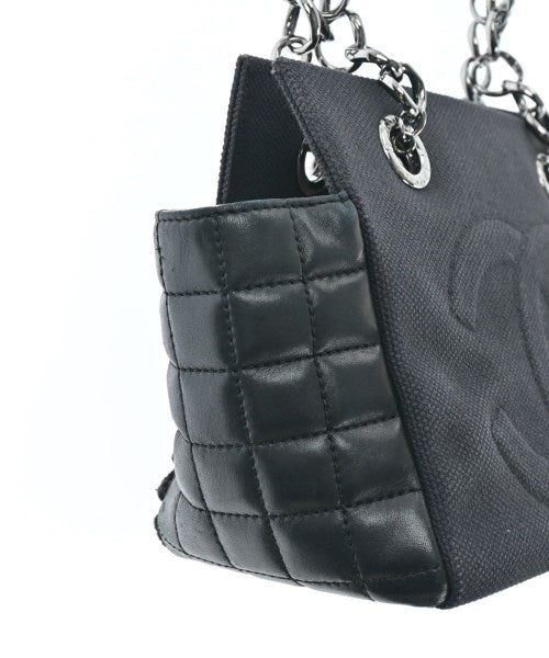 CHANEL กระเป๋าถือ