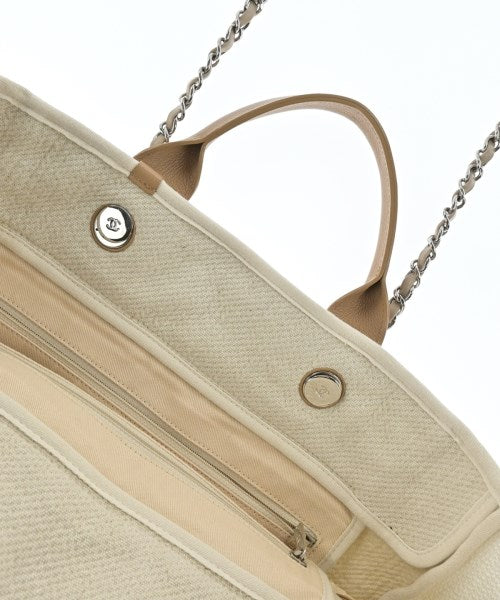 CHANEL กระเป๋าถือขนาดใหญ่