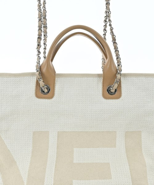 CHANEL กระเป๋าถือขนาดใหญ่