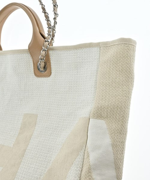 CHANEL กระเป๋าถือขนาดใหญ่
