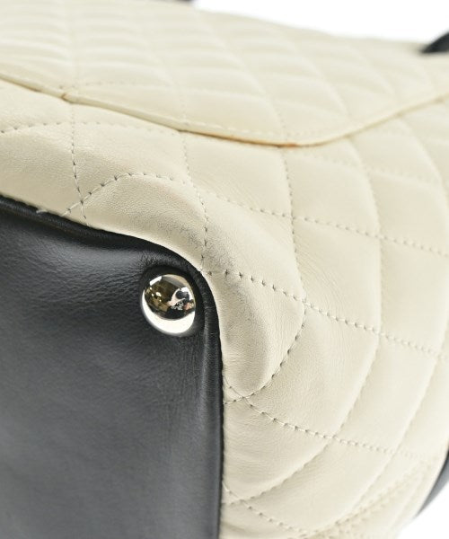 CHANEL กระเป๋าถือขนาดใหญ่