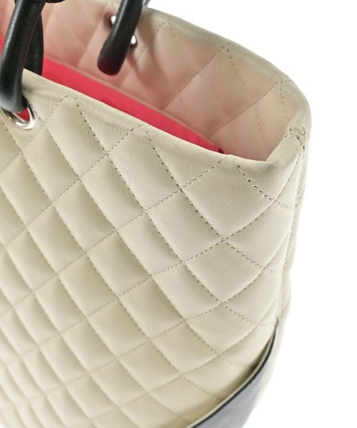 CHANEL กระเป๋าถือขนาดใหญ่