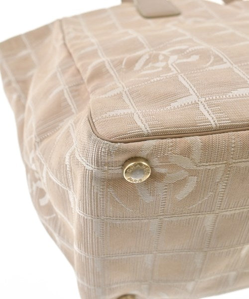 CHANEL กระเป๋าถือขนาดใหญ่
