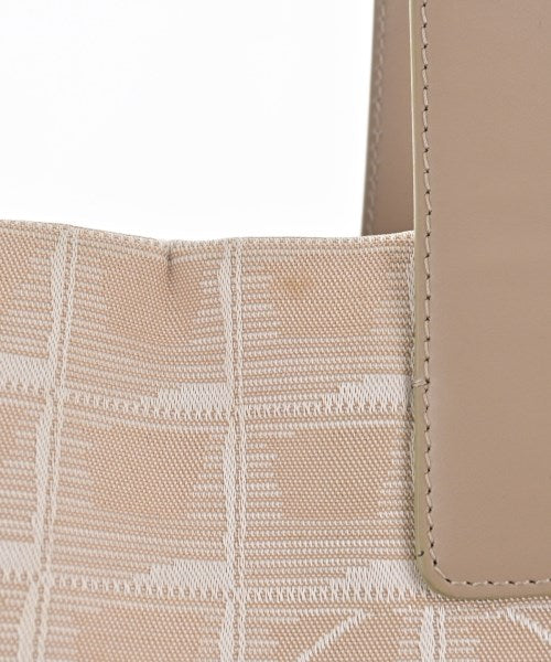 CHANEL กระเป๋าถือขนาดใหญ่