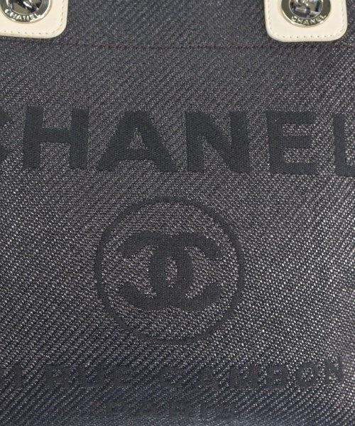 CHANEL กระเป๋าถือขนาดใหญ่