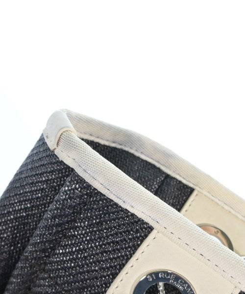 CHANEL กระเป๋าถือขนาดใหญ่