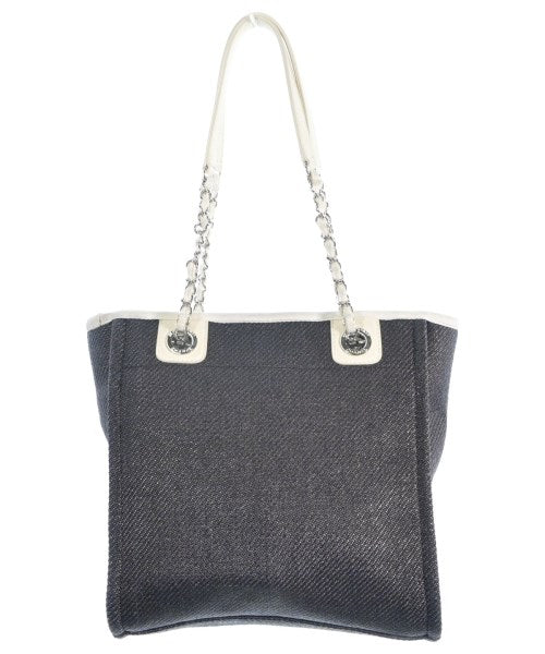 CHANEL กระเป๋าถือขนาดใหญ่