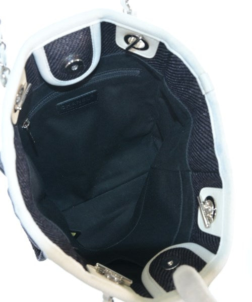 CHANEL กระเป๋าถือขนาดใหญ่