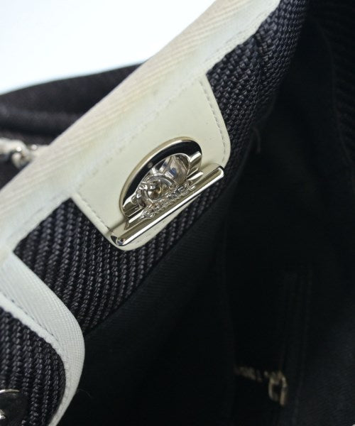 CHANEL กระเป๋าถือขนาดใหญ่